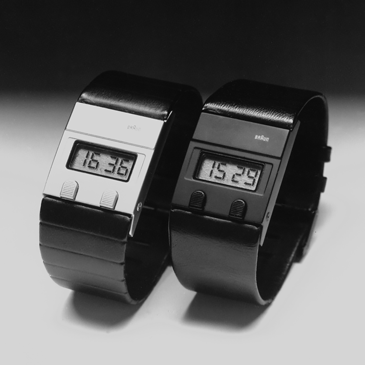 Braun DW 30 LCD quartz schwarz, 1979, designed by Dieter Rams / Dietrich Lubs