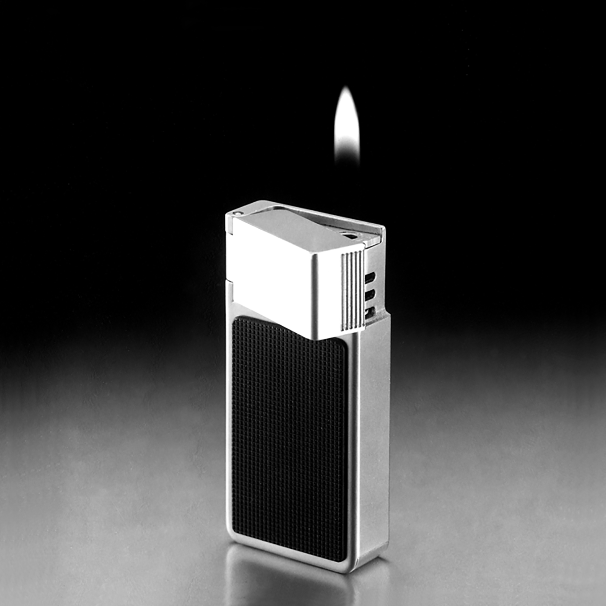 Braun linear Taschenfeuerzeug, chrom / schwarz, 1976, designed by Dieter Rams