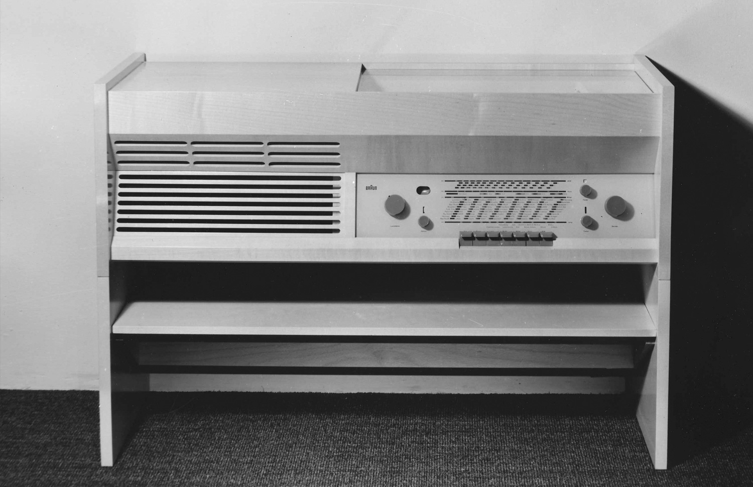 Braun PK-G 5 Radio-Phono-Kombination, RC 62, 1957, designed by Hans Gugelot