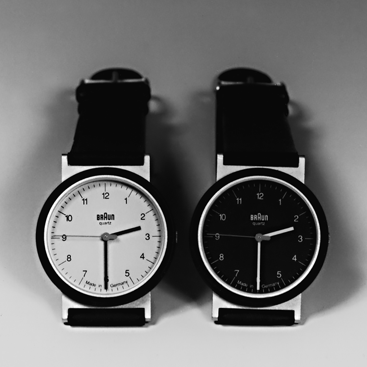Braun AW 10 quartz chrom / schwarz, 1989, designed by Dieter Lubs